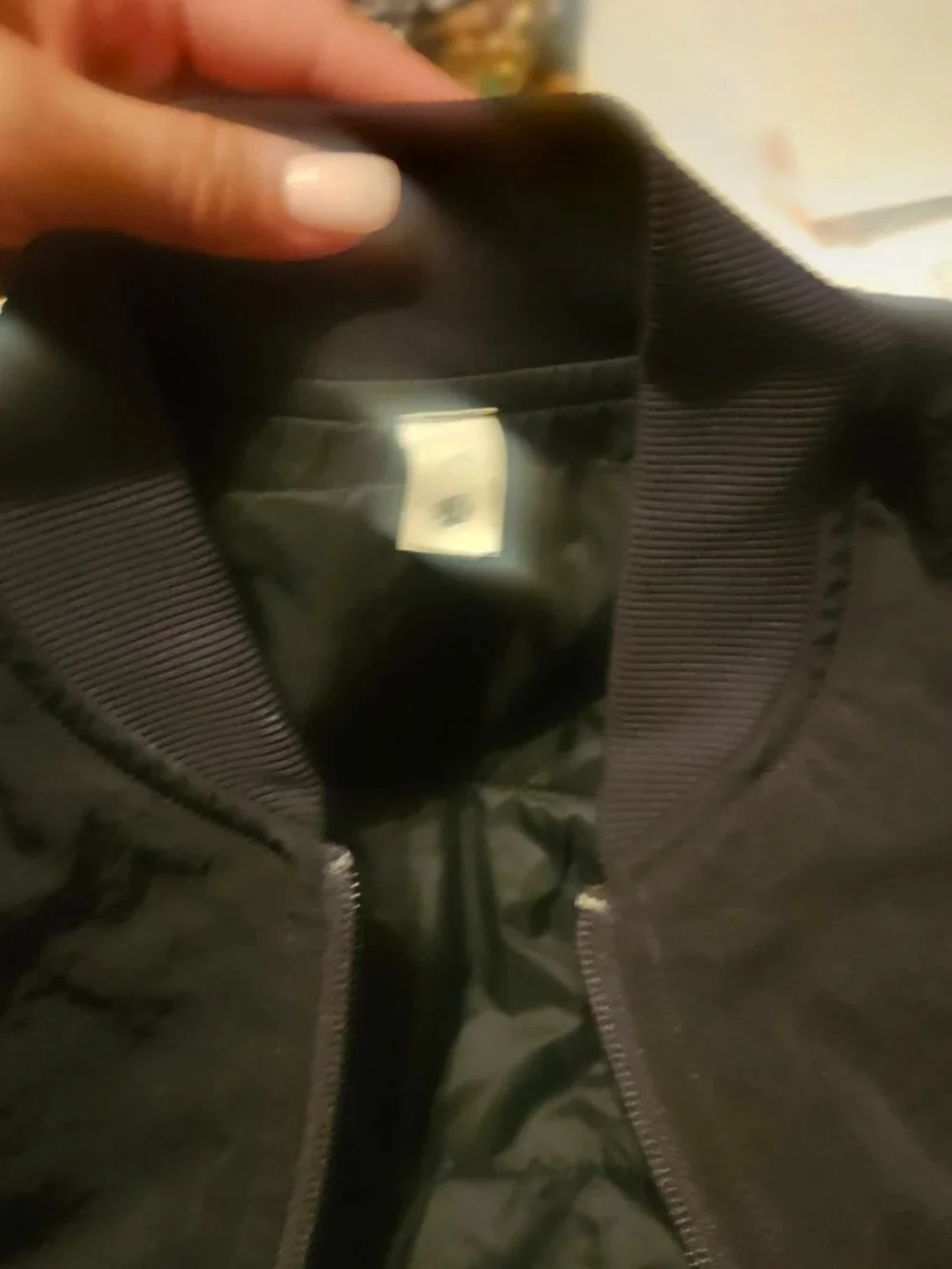 lululemon athletica Black Bomber Jacket size 4 - Picture 3 of 3